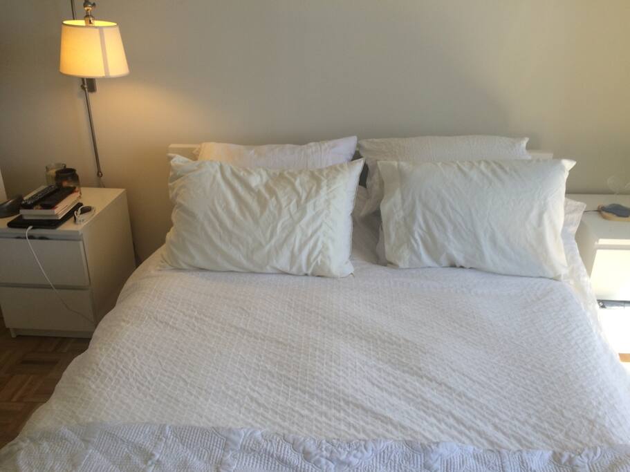 queen size bed, fresh linens