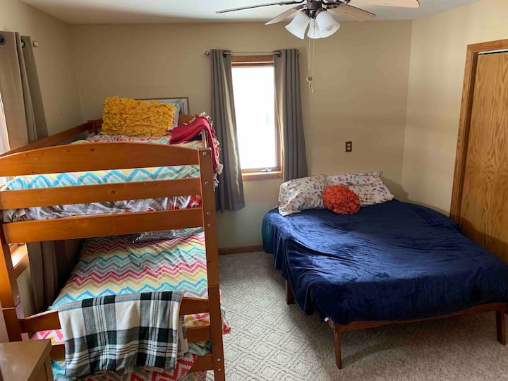 First floor bedroom with bunks and double bed / futon, TV with Amazon Fire Stick (Amazon Prime, Hulu, Netflix, Disney Plus, HBO Max)