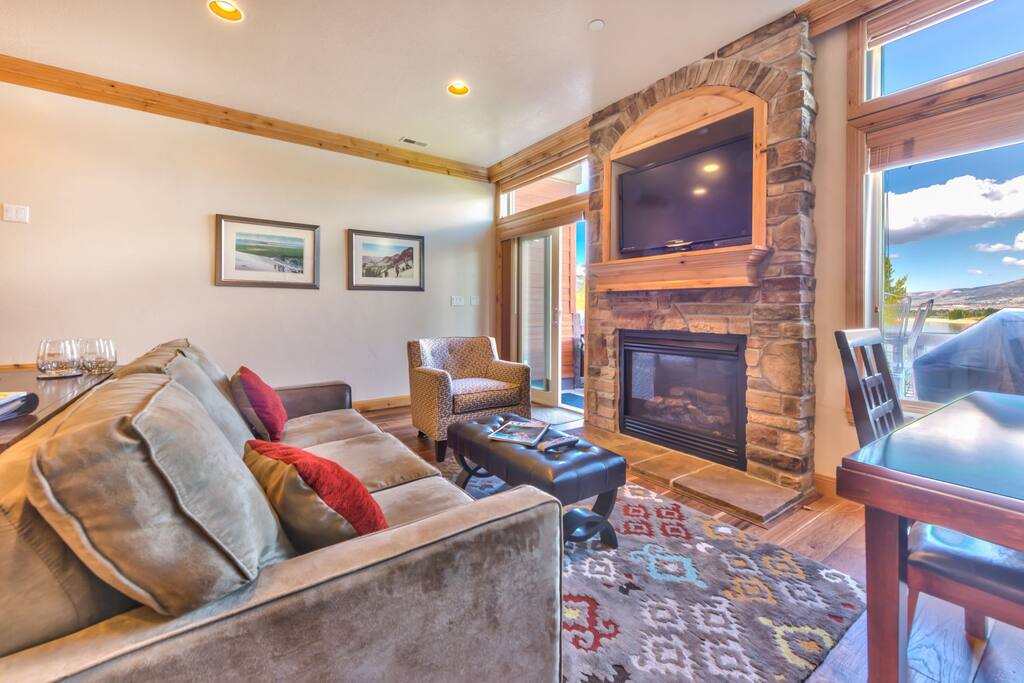 Utah Lodging / LSV 71 / Main Level / Living