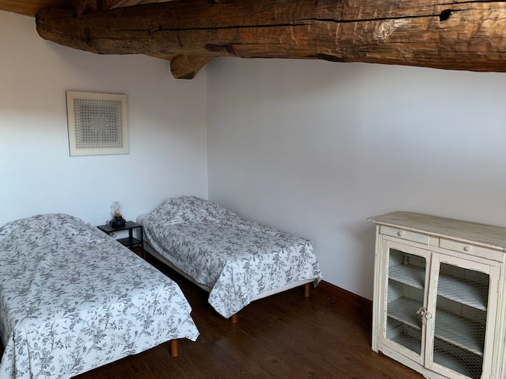 Chumba cha 5 cha kulala ( ghorofa ya juu)