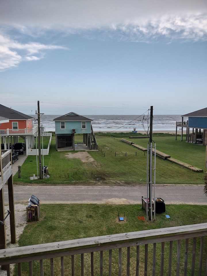 Private lot for RV/camper, w/Deck , Steps to beach Campsites for Rent