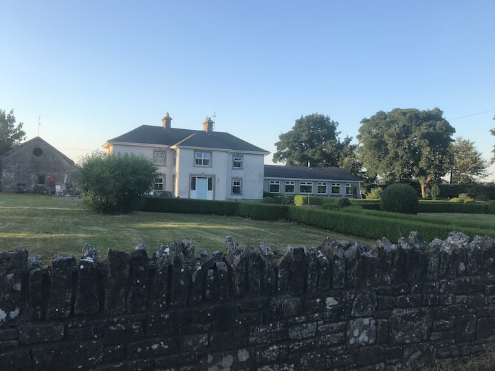 Golden Road Holiday Rentals & Homes County Tipperary, Ireland Airbnb