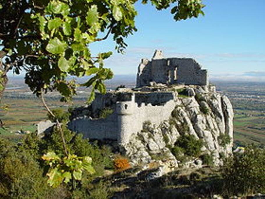 Face à l'Ardèche et le pays de Crussol