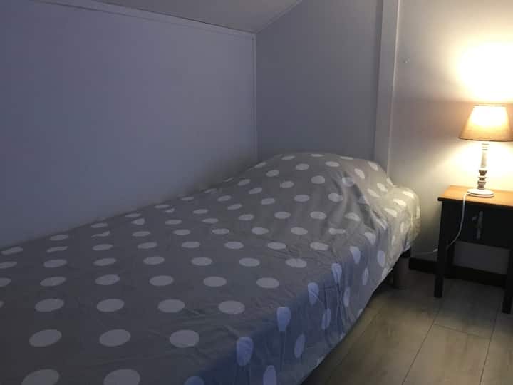habitación superior con 2 camas de 90 cm
