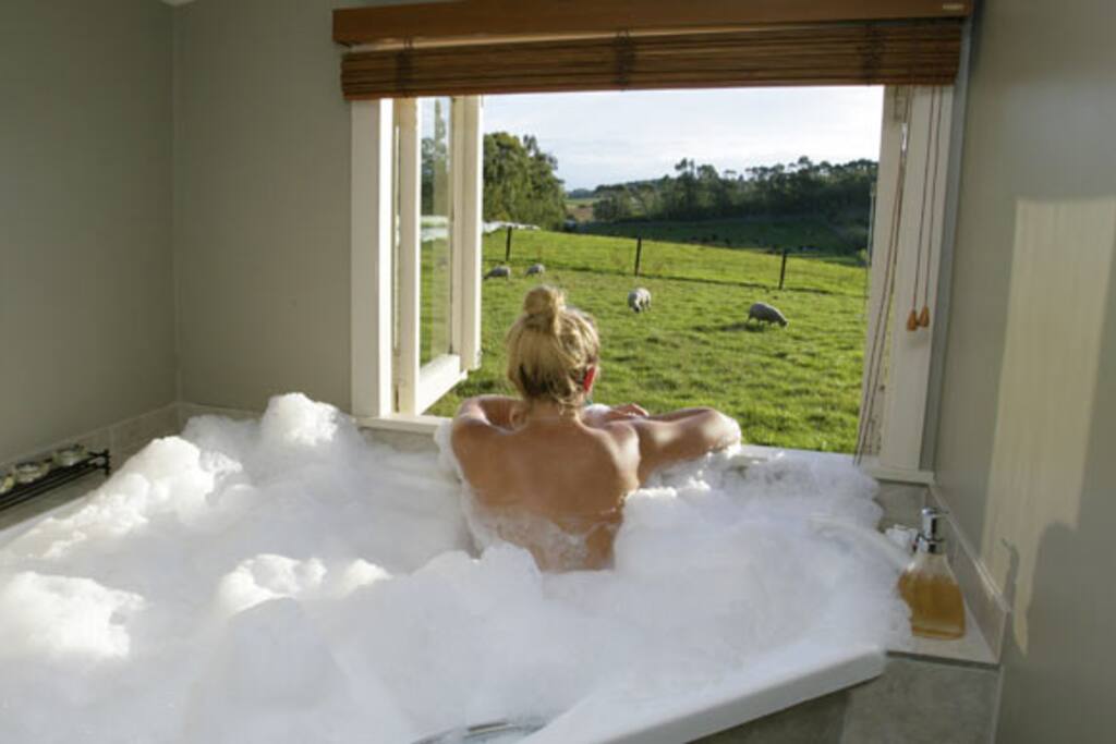 Spa bath in Cottage