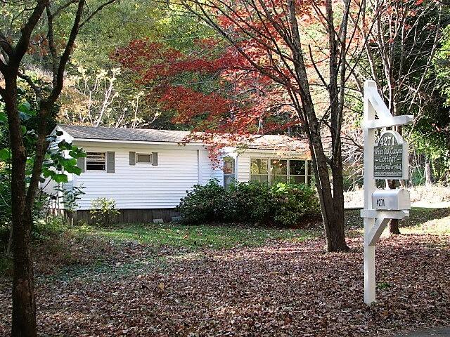 Walk to White Oak Canyon Hiking