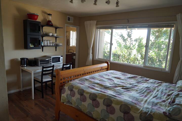 Master Suite near Camarillo Premium Outlets