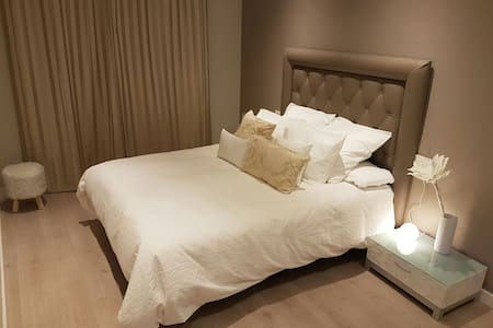 Bestlocation: Apartment GranVia4 PARKING&WIFI FREE