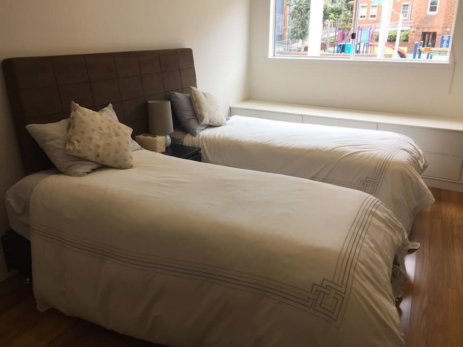 Twin share option. Just let me know what bedding configuration you'd like when you book.
