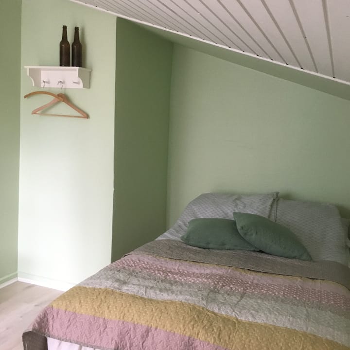 חדר השינה הירוק