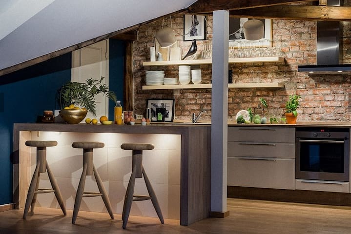 Urban and trendy loft at the heart of Grünerløkka! gallery image 3