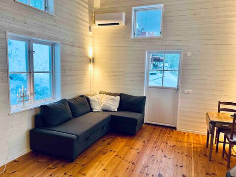 Top performing Airbnb: Cozy guest house with lake plot in Eskilstuna