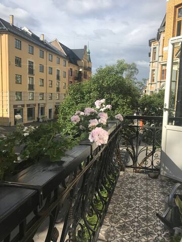 Popular, beautiful large home in central Oslo. gallery image 4