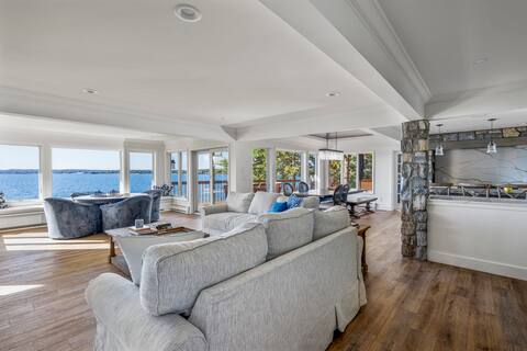 Beautiful Luxurious Charlevoix Lakehouse OPEN 2025