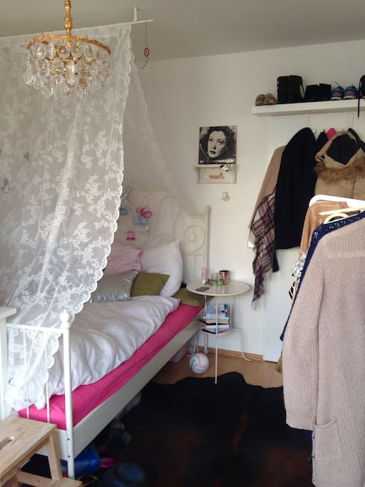 Zimmer mit Himmelbett