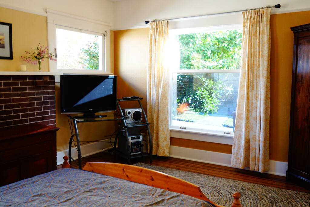 36" flat screen tv & cable.