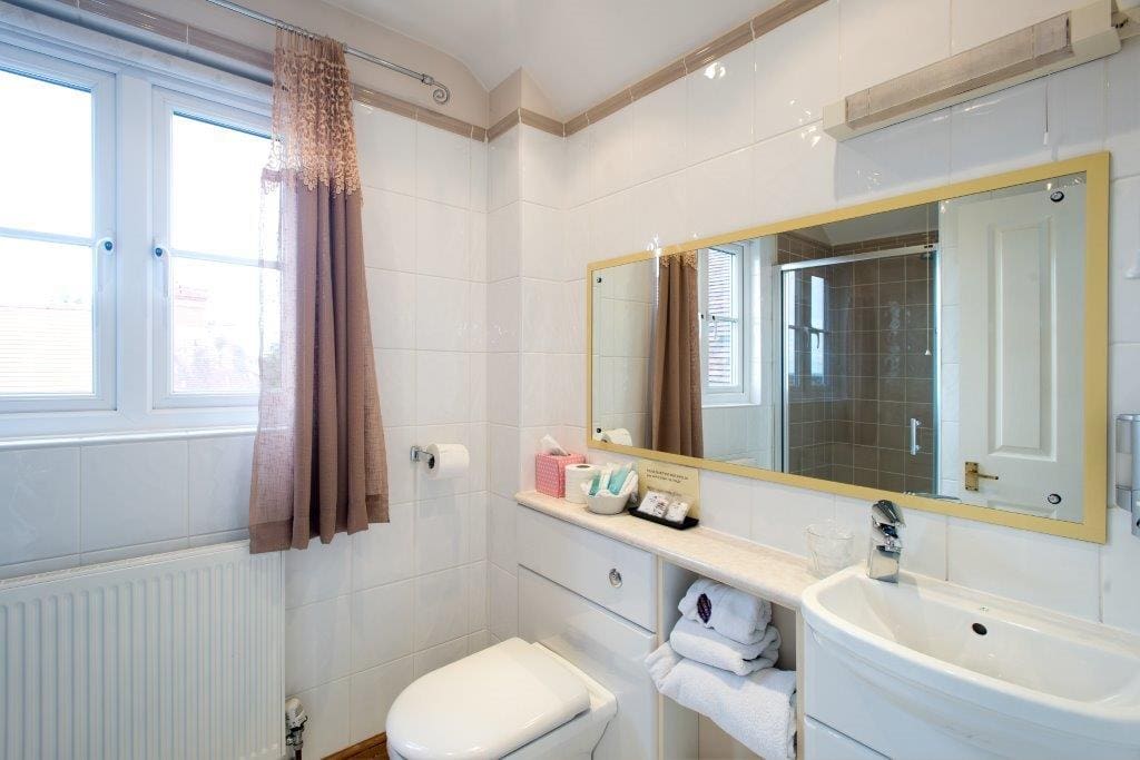 Room 4 En`Suite