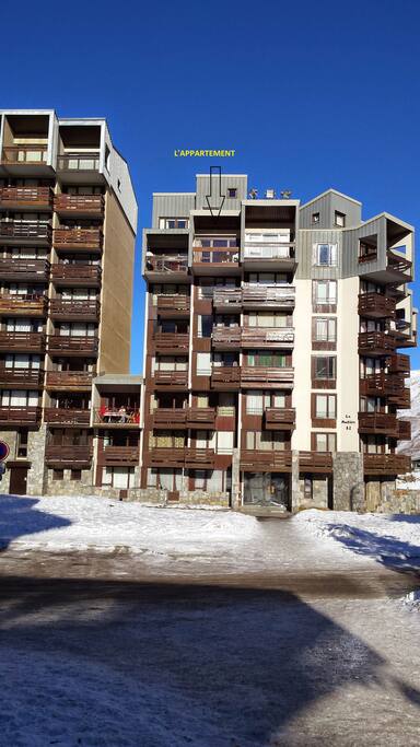 La résidence la Moutière B2. L'appartement et situé au dernier étage sur 2 niveaux.
