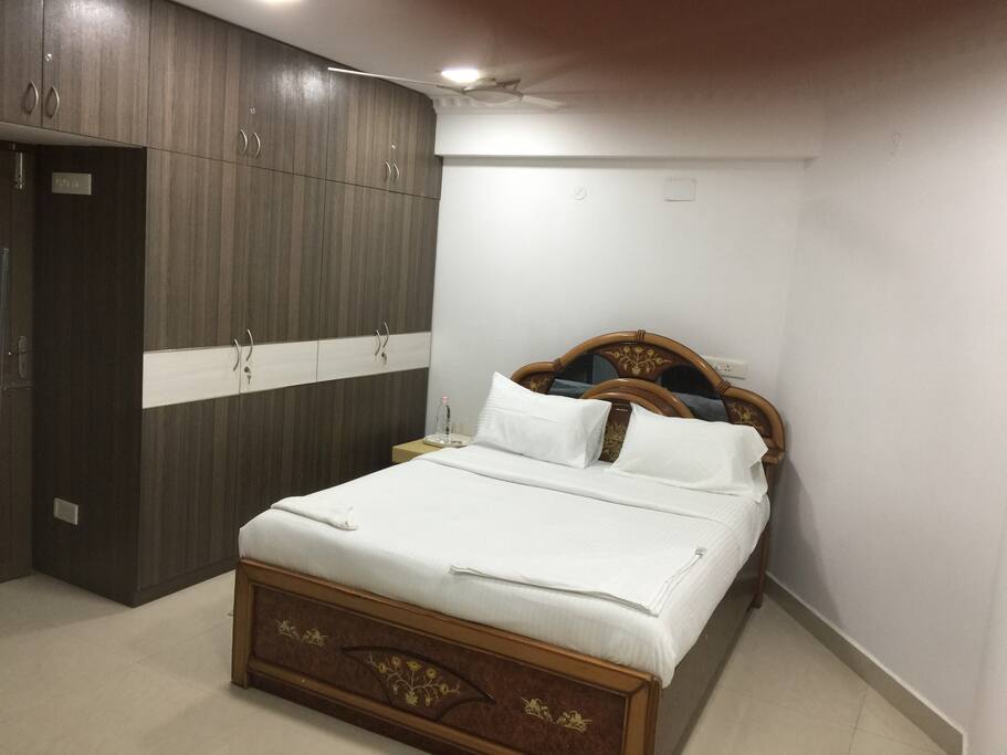 Deluxe Bed Room