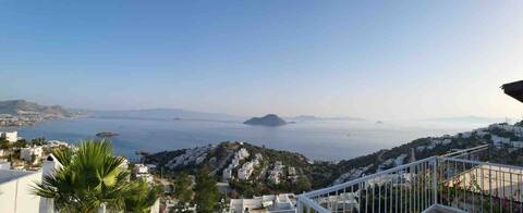 Mediterranean townhouse sea views & private beach