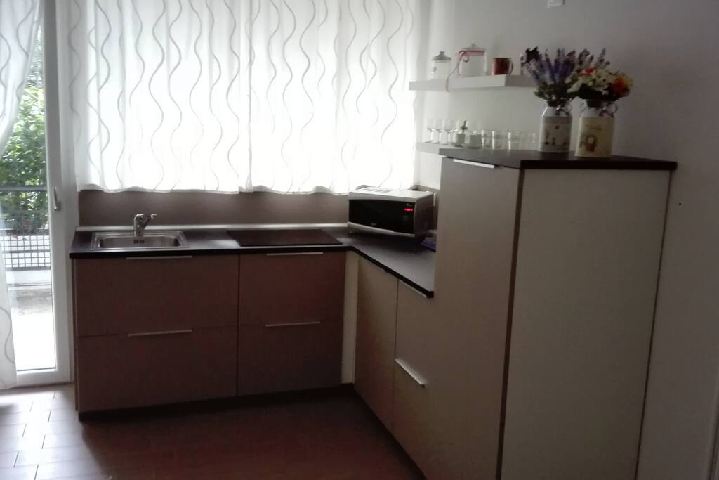 angolo cottura con accesso al terrazzo