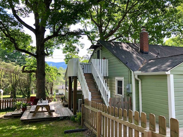 Airbnb Montreat Vacation Rentals Places To Stay North