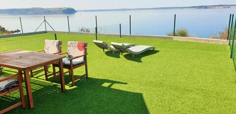 Apartment & garden: sea and beach! (2 + 2 pers.)