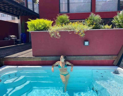 Successful Airbnb property: Central Luxury Apartment with terrace and jacuzzi in Lisboa