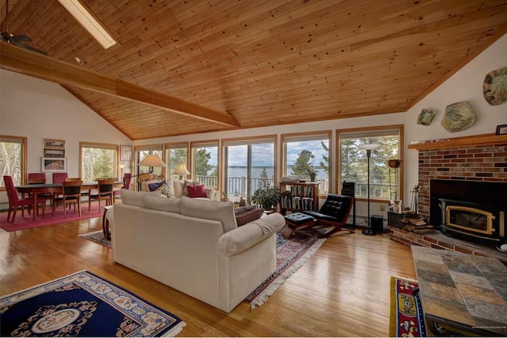 We offer all the amenities for any occasion, and can host large families or families visiting Maine together.