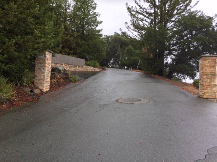 Main driveway entrance from private road