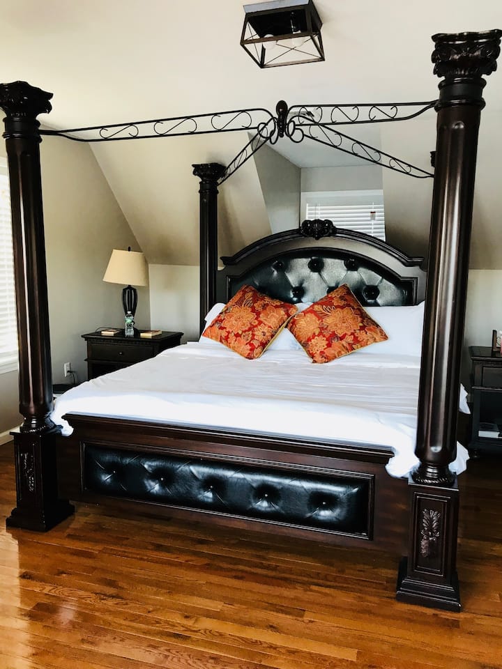 ריהוט חדש לגמרי לחדר השינה ורצפת פרקט