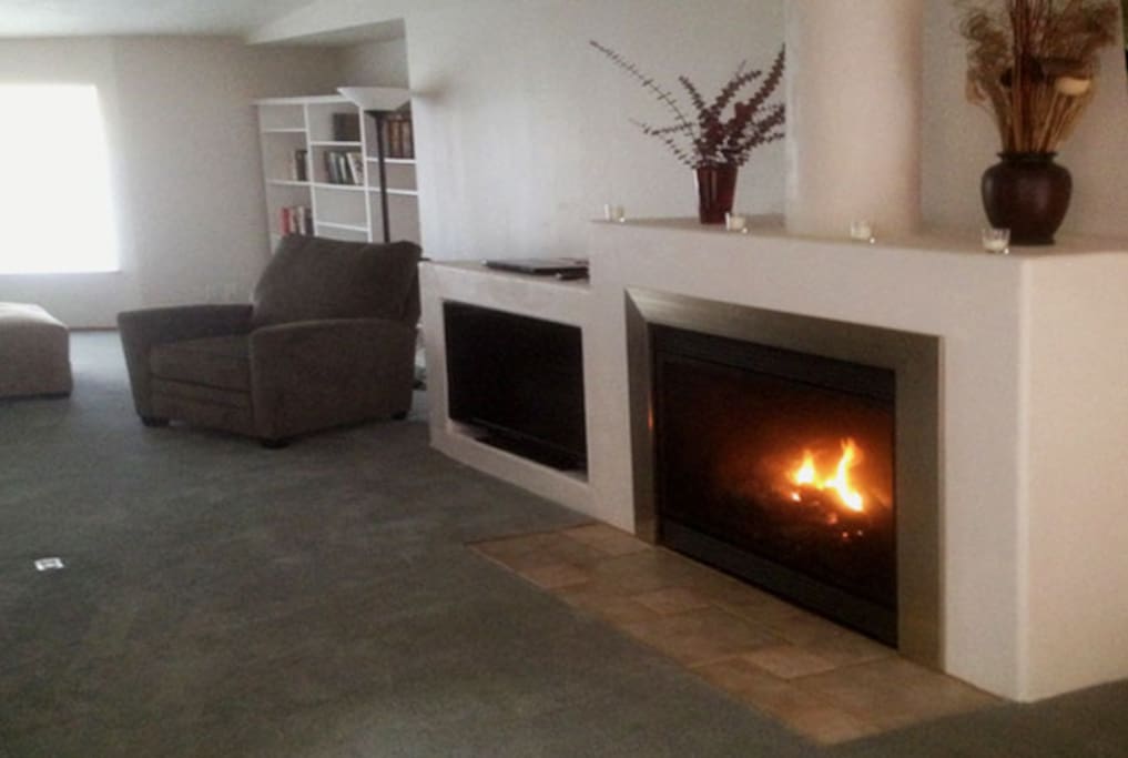 Spacious living room with gas fireplace