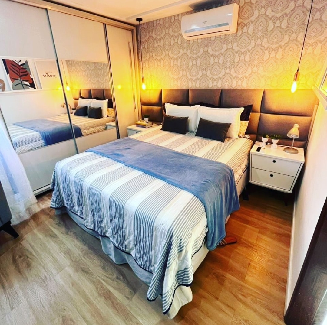 Супер удобен апартман со брачен кревет (широк 150-179 см), клима уред, гардеробер, паметен телевизор и бања. Вклучени се дезинфицирана постелнина и перници.