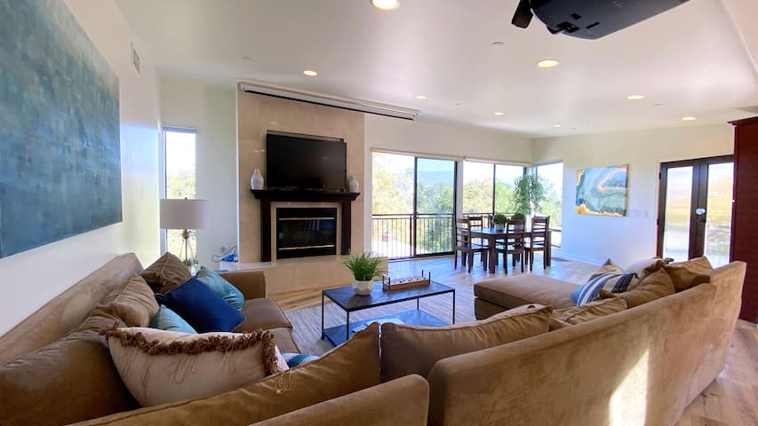 Luxe Retreat: Nr Rose Bowl | Great Views | Hot Tub