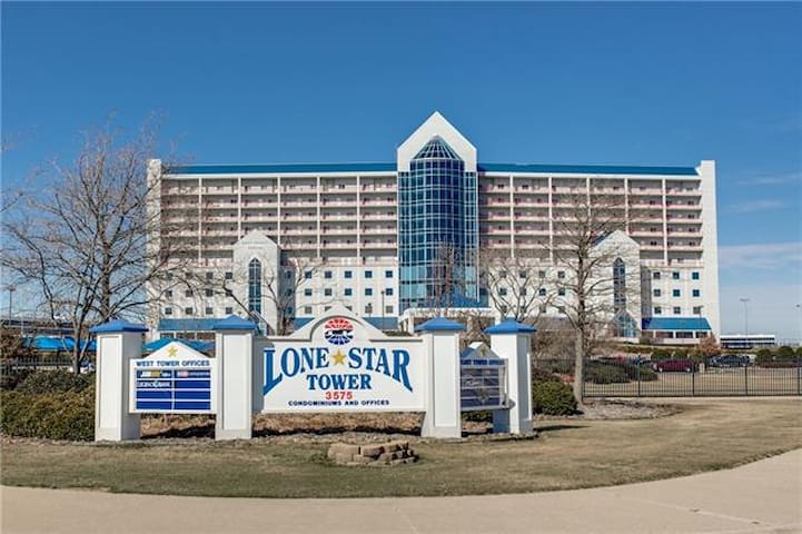 7th Floor Condo at TMS. Pool-Pickleball-Gym-Arcade