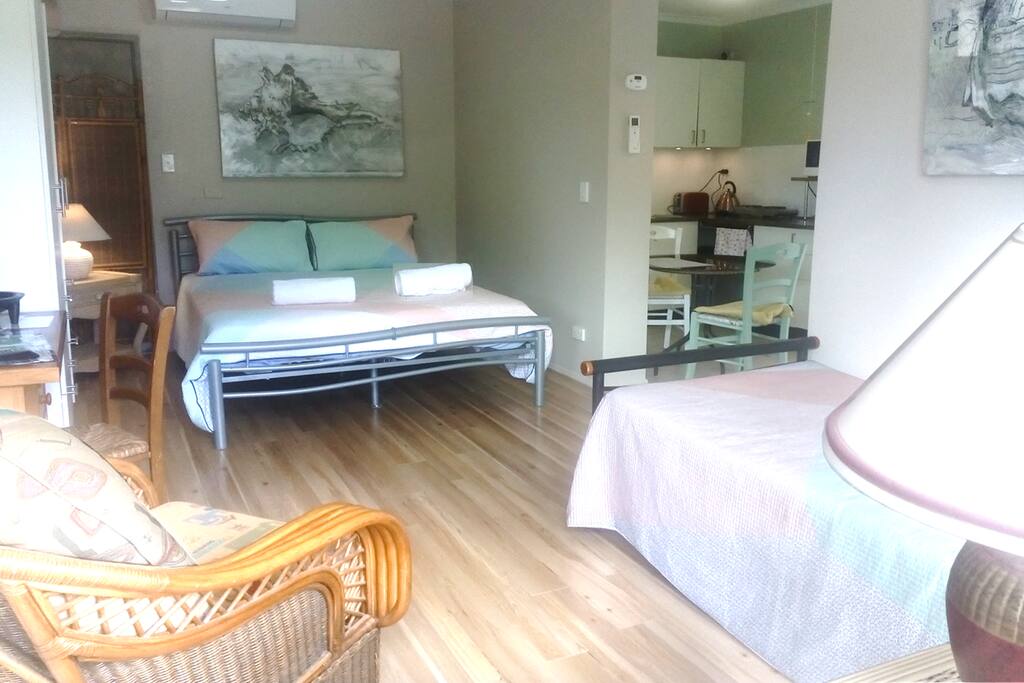 Main room looking through to kitchenette