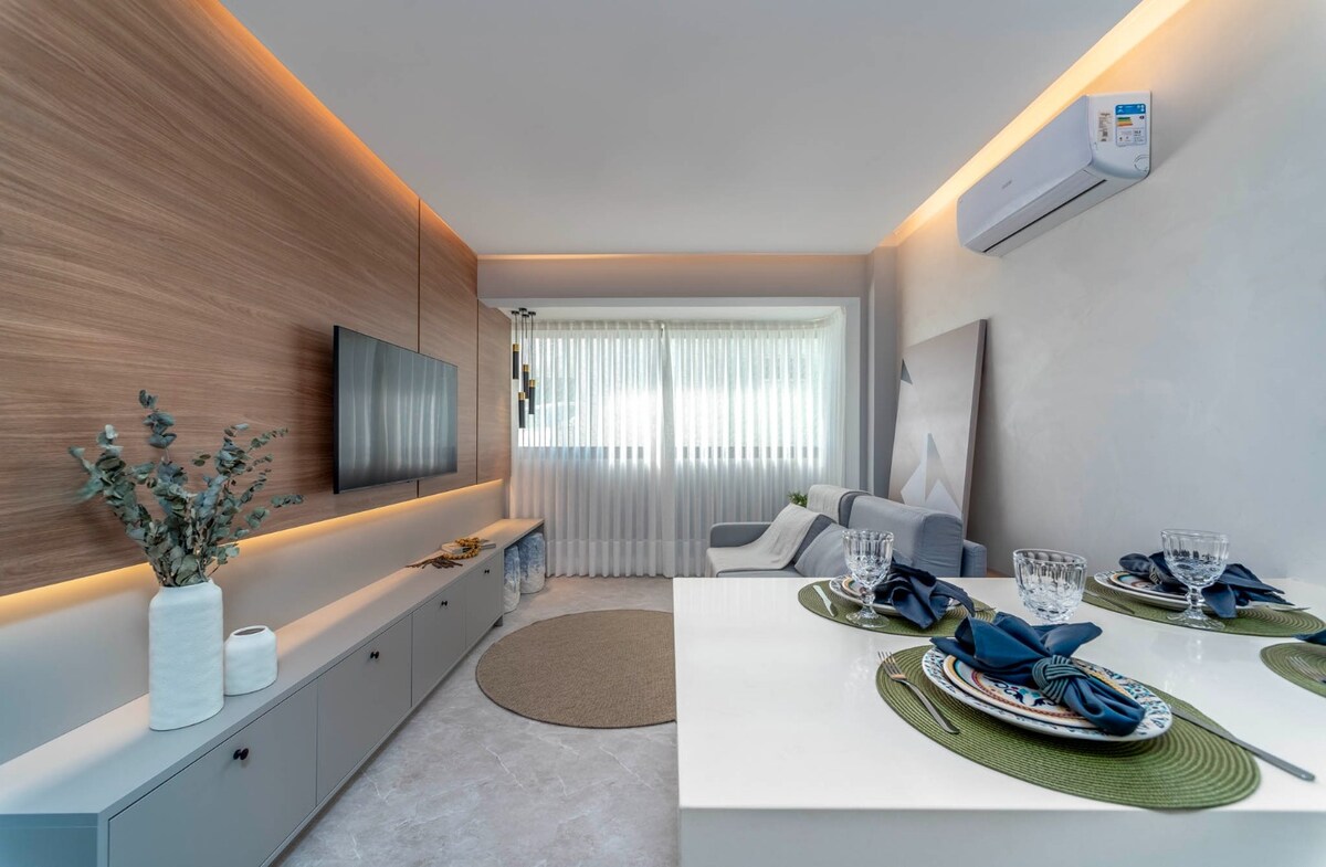 Televizor/dhomë ngrënieje në dhomë