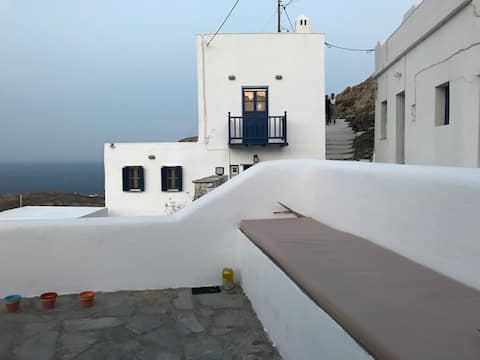 Traditional maisonette "View to the Aegean Sea"