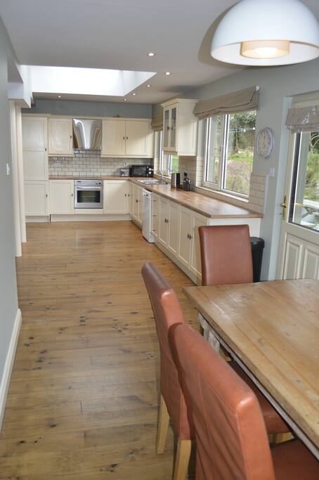 Dining/kitchen