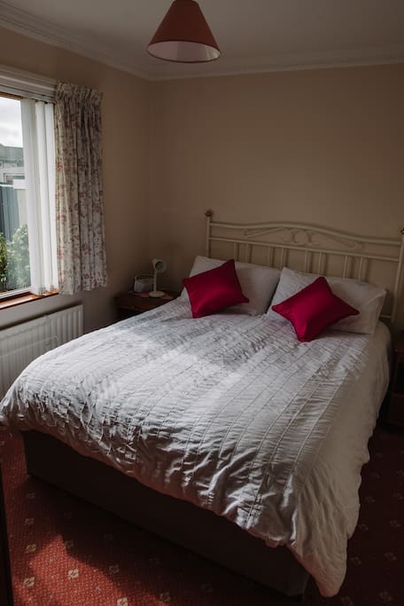 Master bedroom (double)