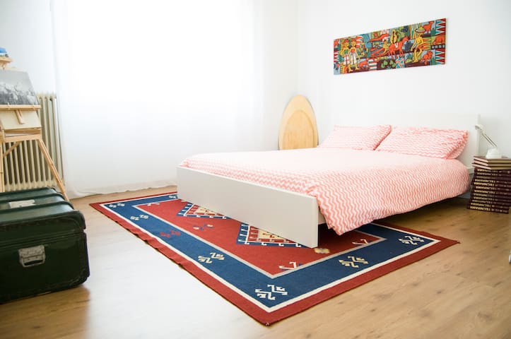 bright and confortable house