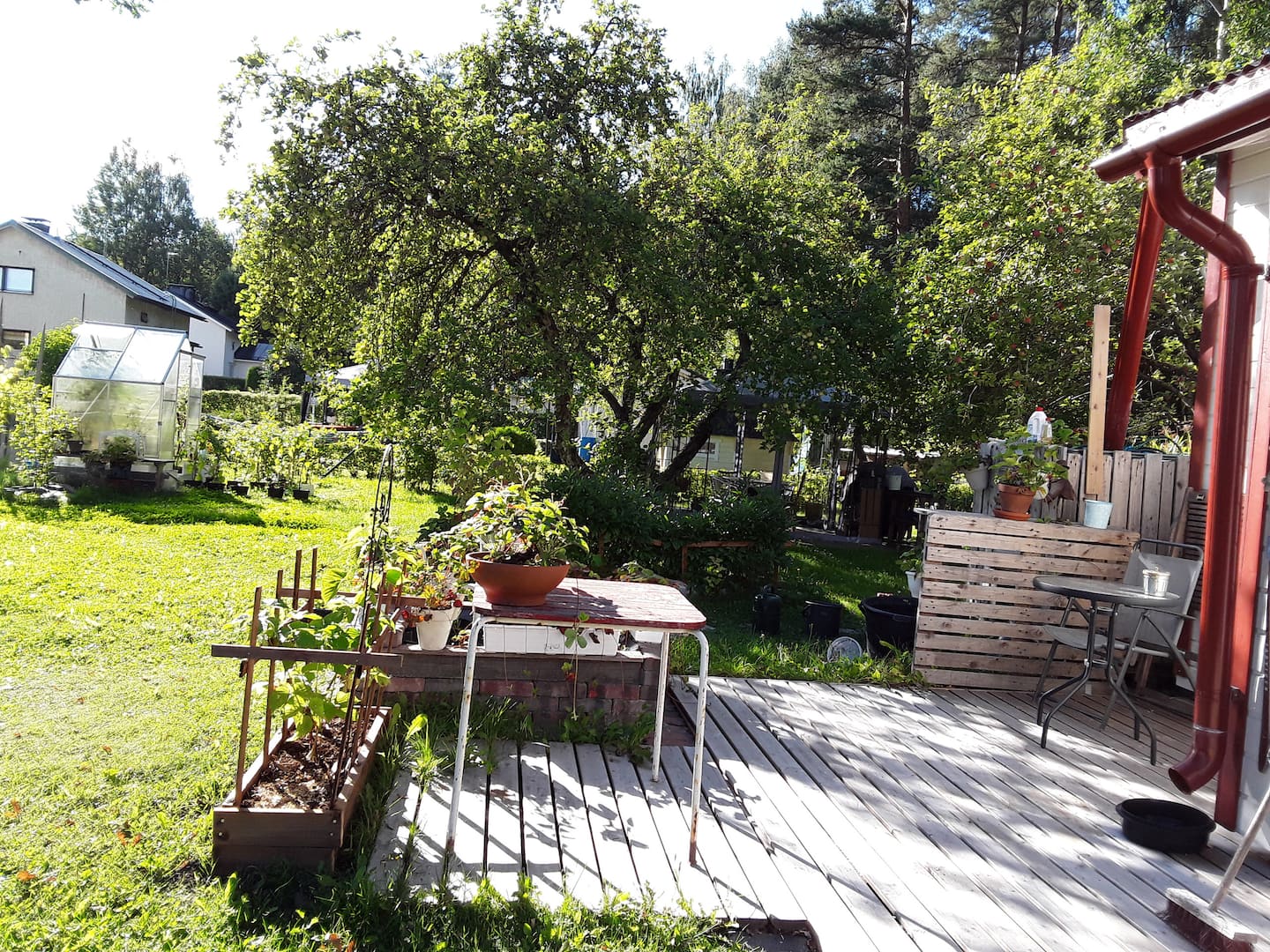 Maalaisromanttinen Kaupunkimökki 5
