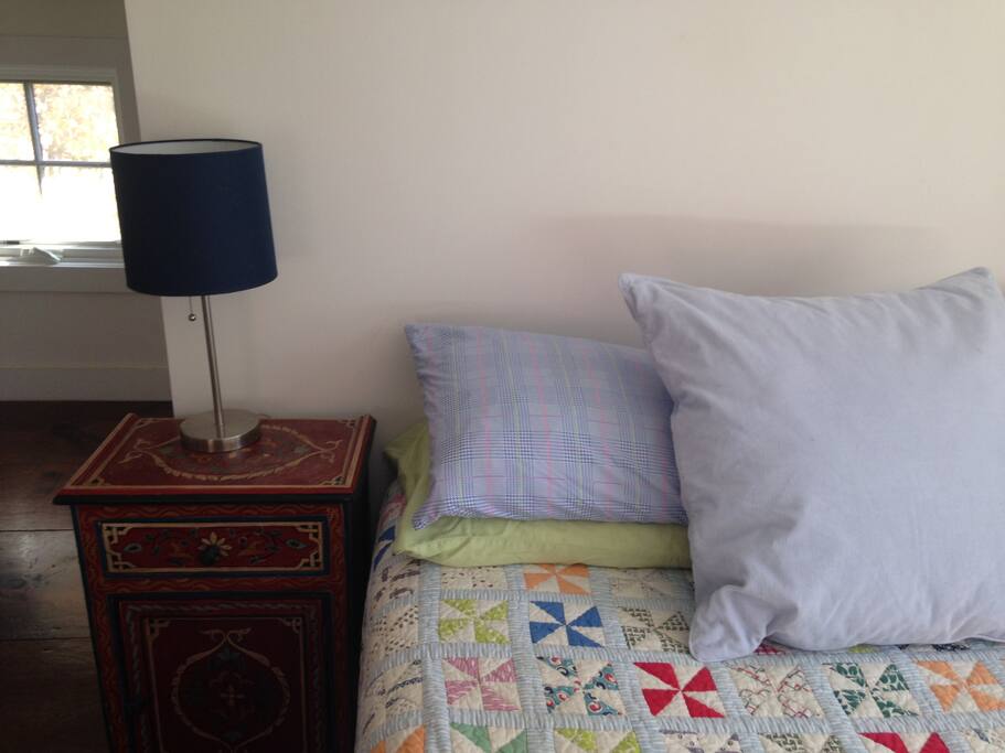 Lots of pillows, so that you'll find the combination you like.