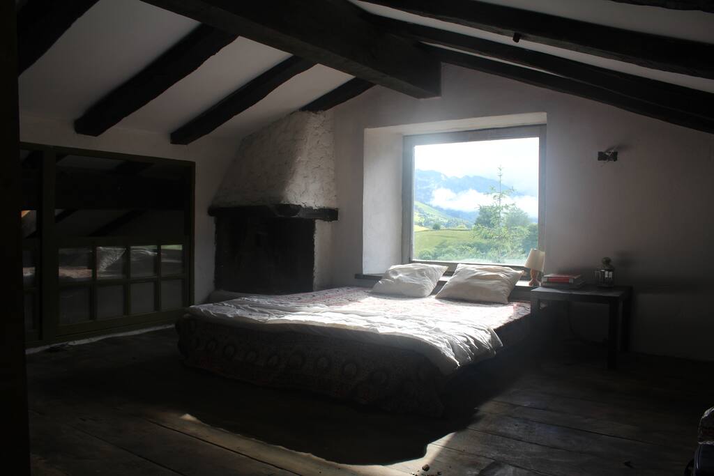 Dormitorio principal. Buhardilla en suite con chimenea e increibles vistas