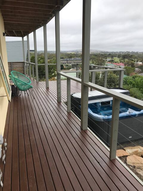 Bubbles on the Balcony !
Spa, Space, Family Fun!