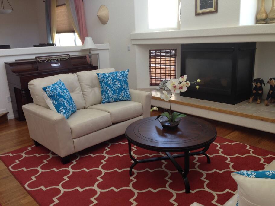 Living Room&Piano