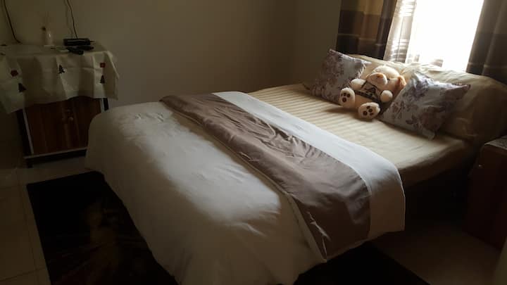 חדר שני בבית הארחה. מאוד נעים ונוח... לא תרצו לצאת מהמיטה! 