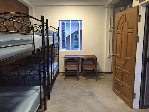 Roly Hostel-Female Dorm