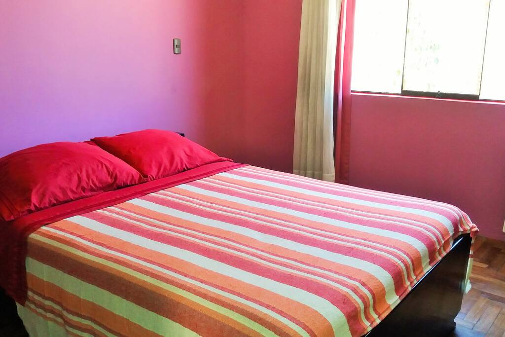 Habitación Matrimonial con cama de 2 plazas, TV.
(Double room)