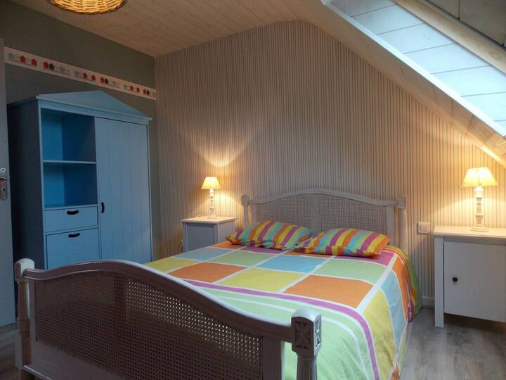 Chumba cha kulala cha upande wa bahari.